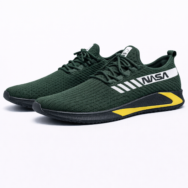 صورة (حذاء اخضر غامق خط ابيض(ناسا