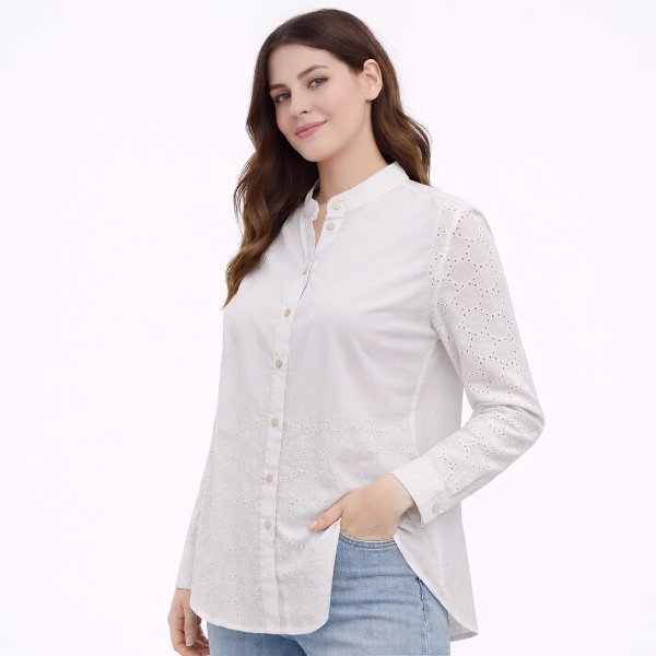 صورة بلوزة بيضاء بتطريز مفرغ راقٍ ( Hanita)